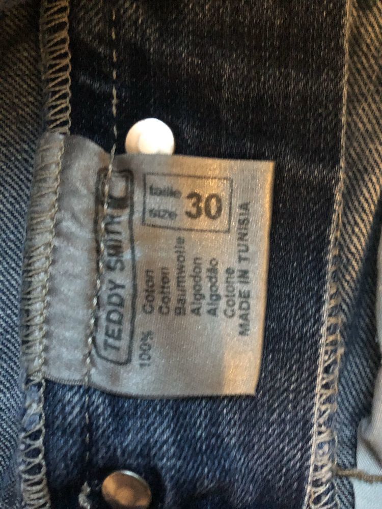 bermuda en jean fantaisie   Teddy Smith   T 40 �tat neuf 7 Les Brouzils (85)