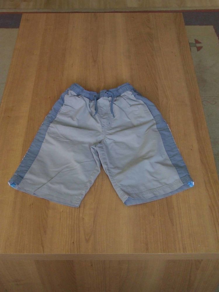 Bermuda taille �lastiqu�e, C&A, 9�ans (134�cm) TBE 4 Bagnolet (93)