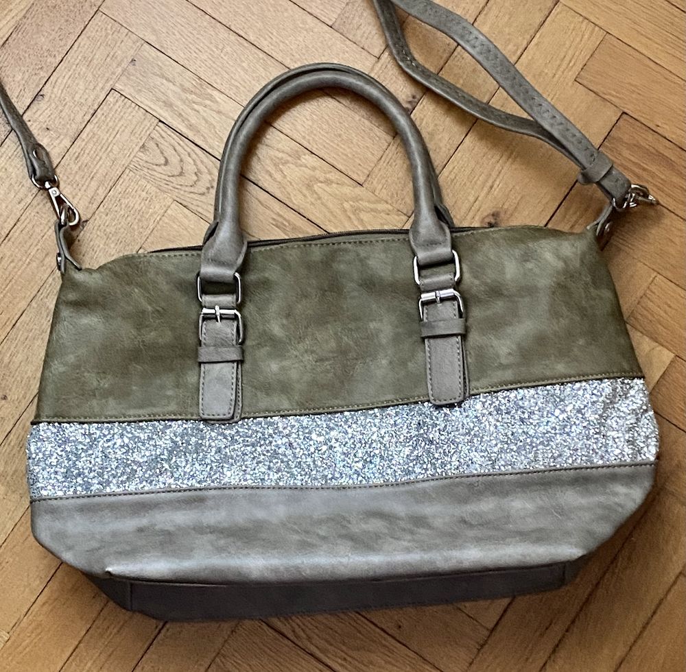 Sac besace argent� 17 Bois-Colombes (92)