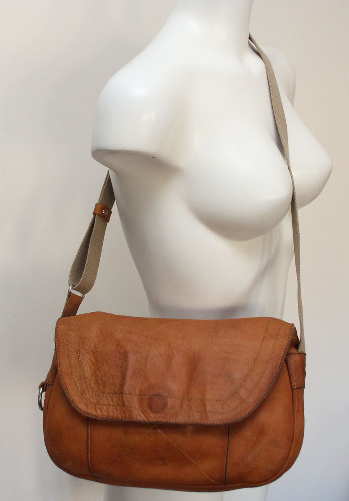 Sac besace cuir brun UPLA 130 Issy-les-Moulineaux (92)