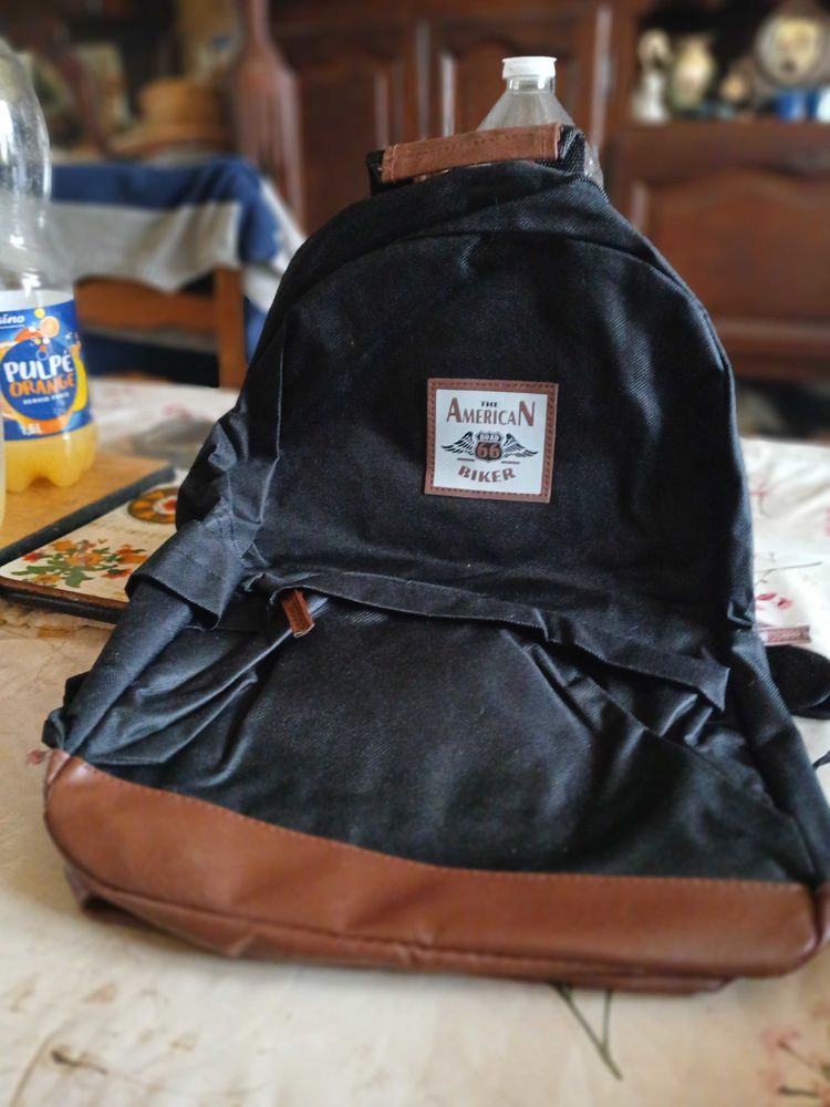 sac besace jamais servit 20 Selles-sur-Cher (41)