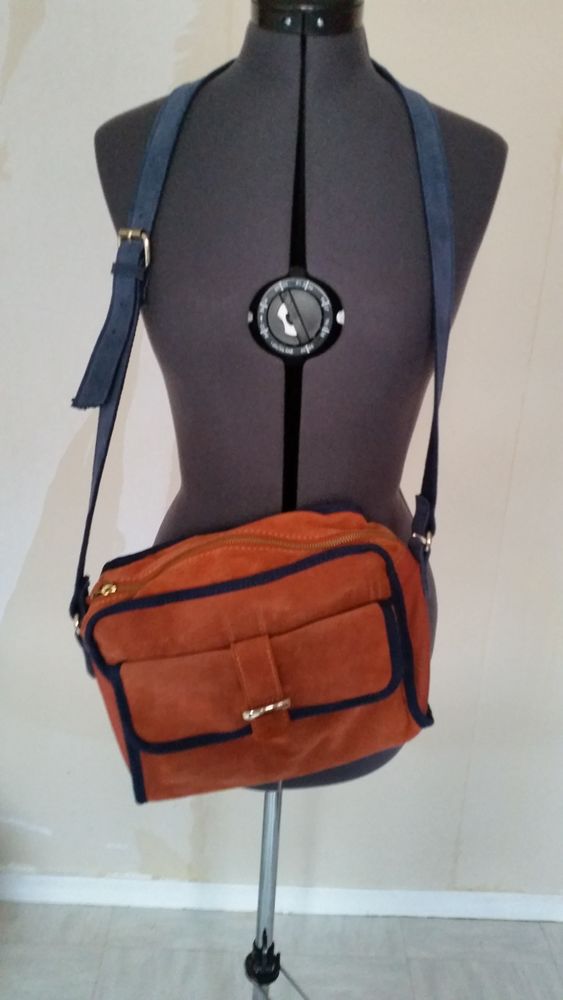 besace neuve cuir 10 Tournan-en-Brie (77)