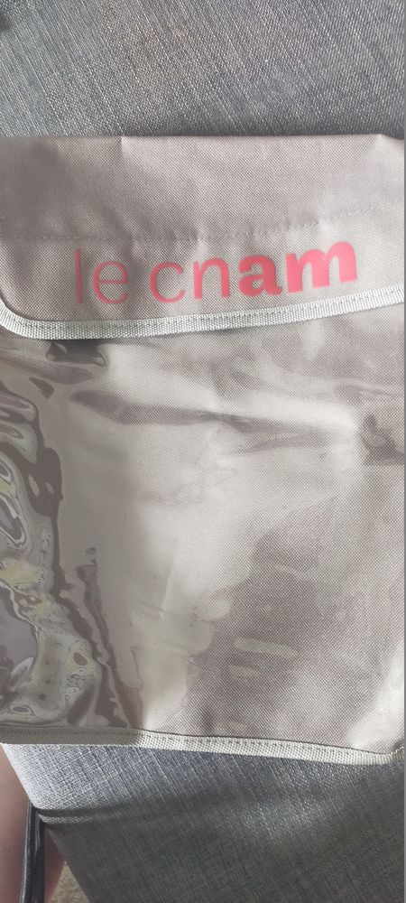 sac besace verticale � bandouli�re  pour tablette/ordinateur 10 Savigny-sur-Orge (91)