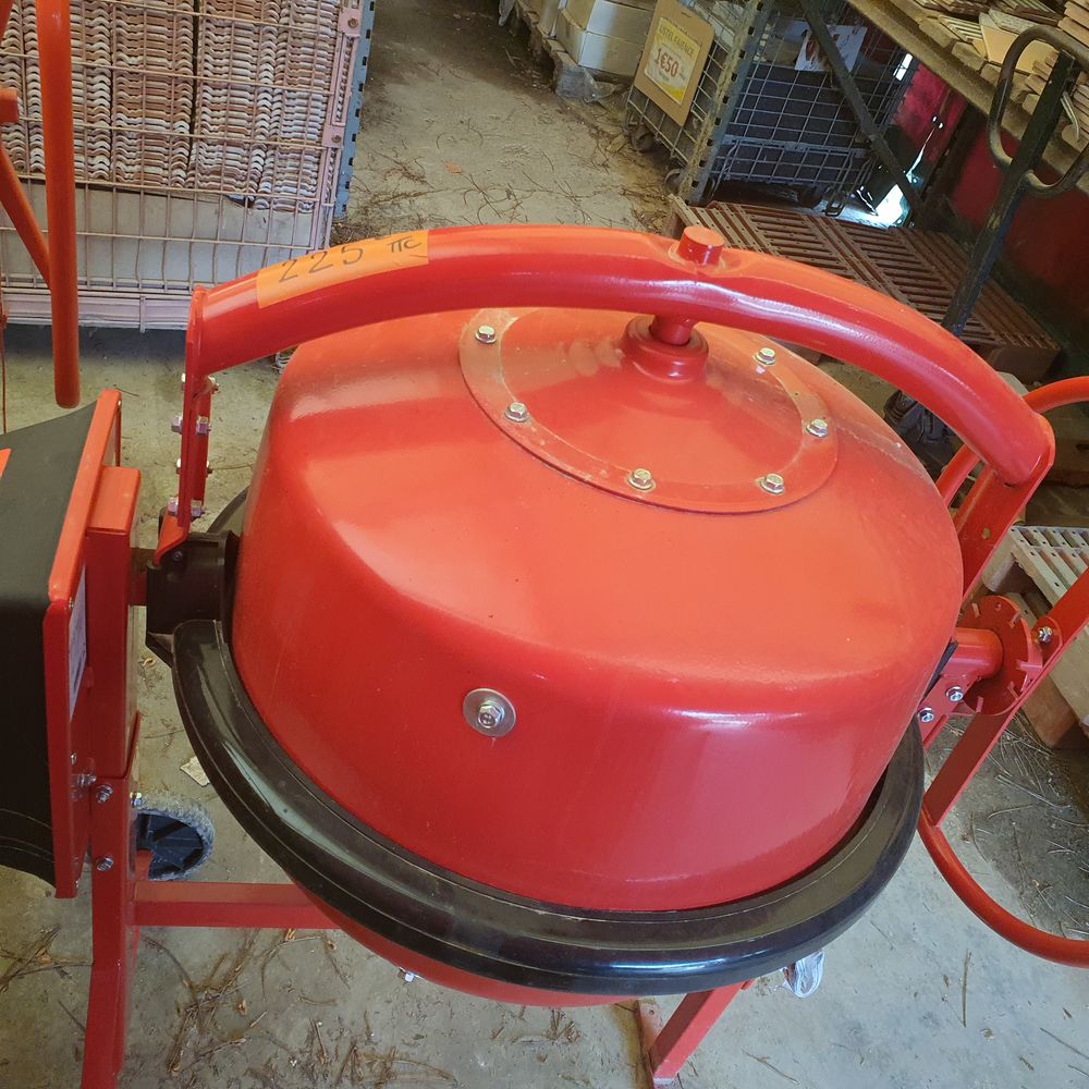 BETONNIERES diff�rents mod�les 190 Saint-Porquier (82)