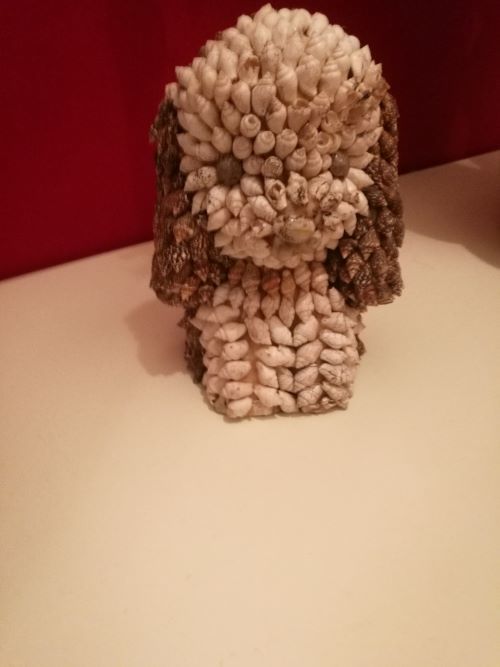 Bibelot Chien en coquillage 8 Villiers (86)