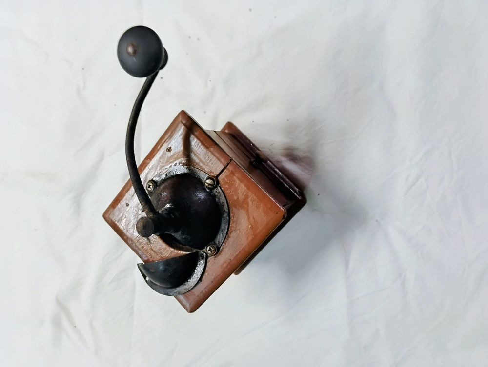 Bibelot:Moulin � caf� pour d�coration 8 Carcassonne (11)