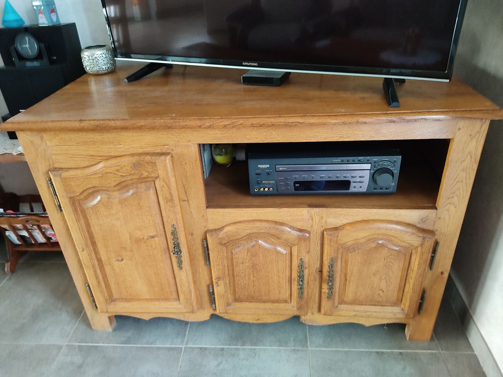 Biblioth�que en chene avec porte vitree. 450 Bov�e-sur-Barboure (55)