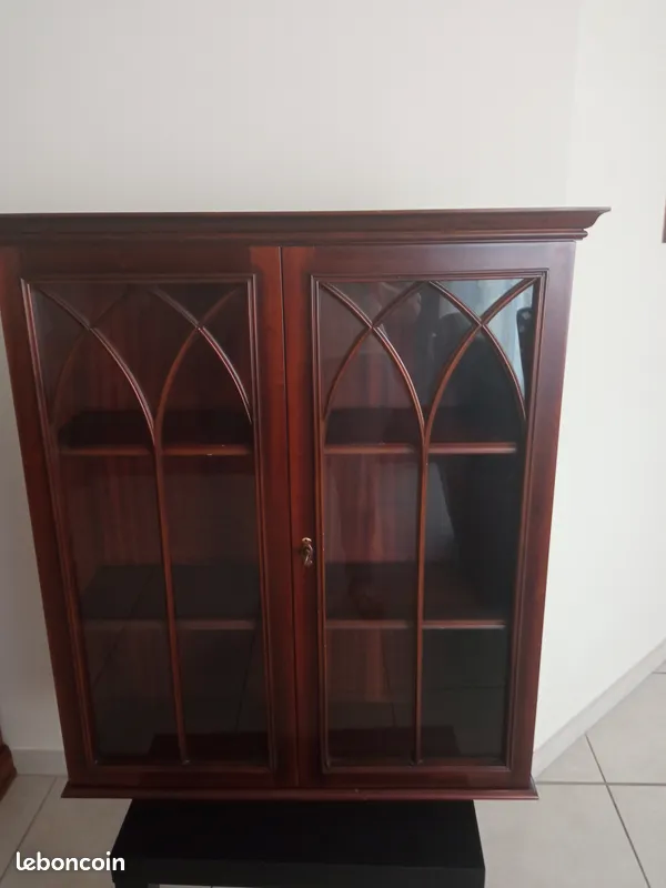 BIBLIOTHEQUE marque BRITANIA 100 Saujon (17)