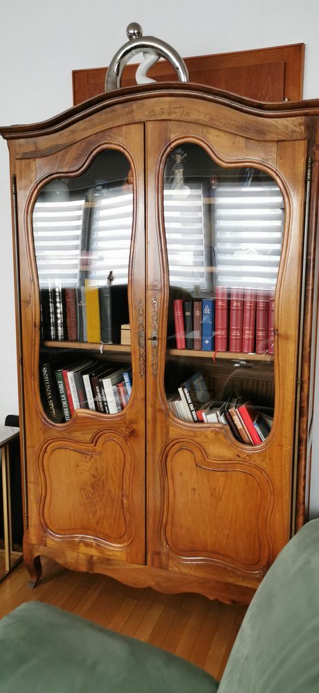 Biblioth�que en merisier
et
Vitrine salle � manger en ch�ne 0 Haguenau (67)