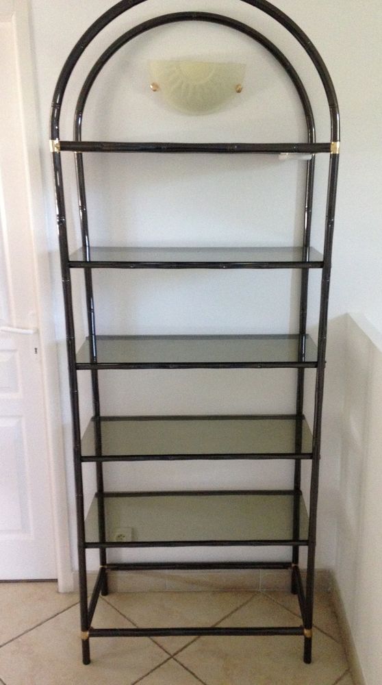 Biblioth�que m�tal noir et or � �tag�res en verre fum� 130 Saint-G�ly-du-Fesc (34)