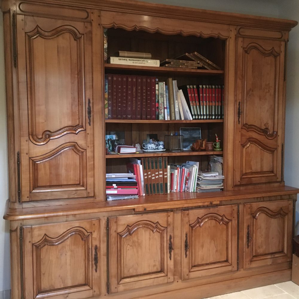 Biblioth�que en Noyer du Canada 1189 Le Castellet (83)