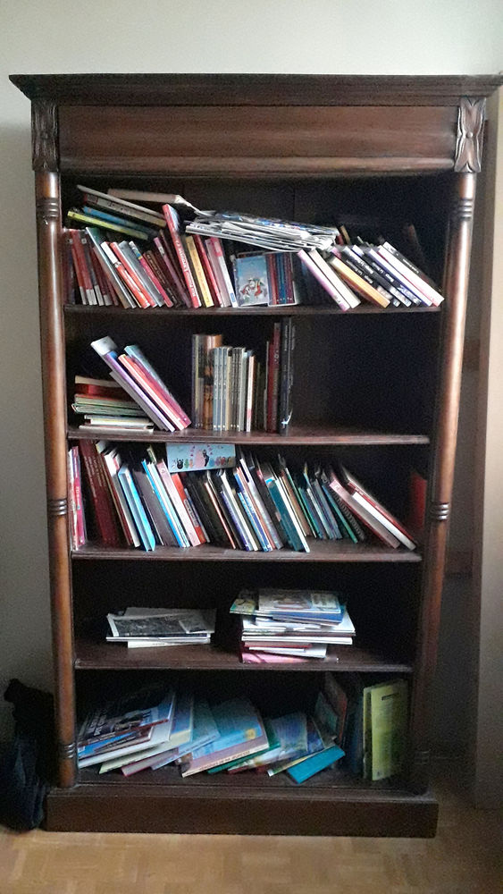 Biblioth�que en noyer, bon �tat, avec un tiroir haut 100 Cachan (94)