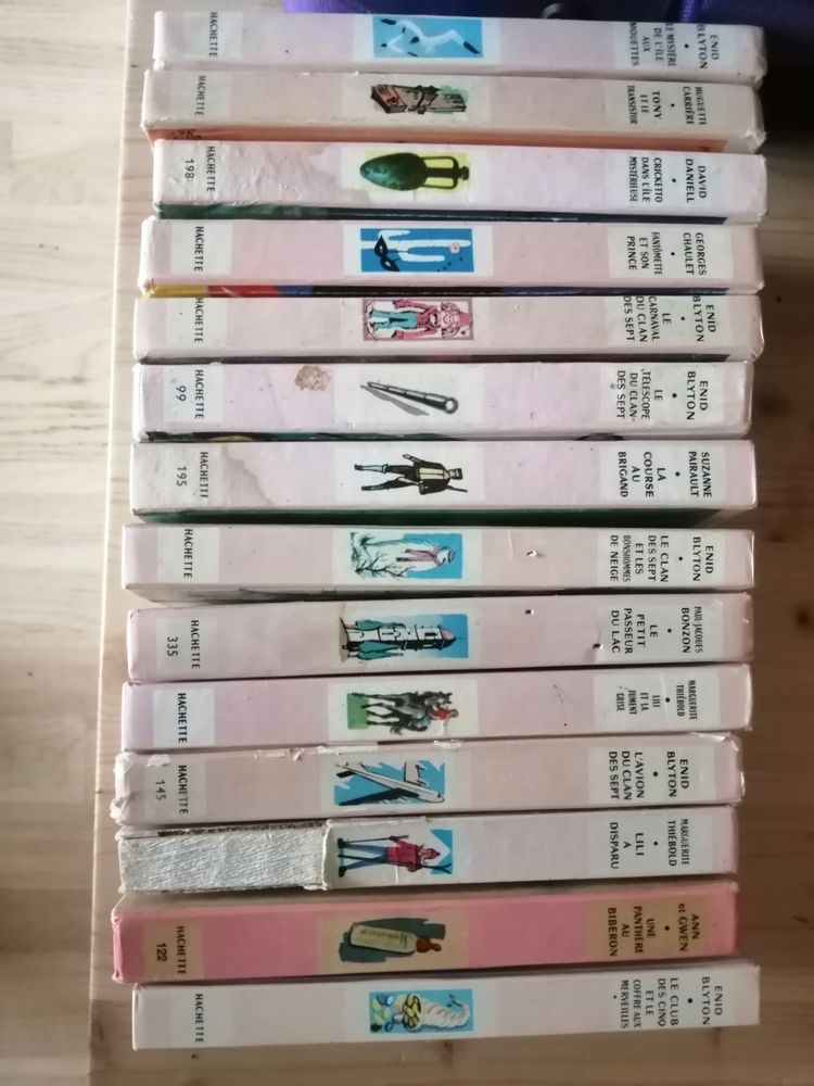 BIBLIOTHEQUE ROSE- 14 LIVRES ENiD BLYTON 
LE CLAN DES 7 - 10 Valence (26)