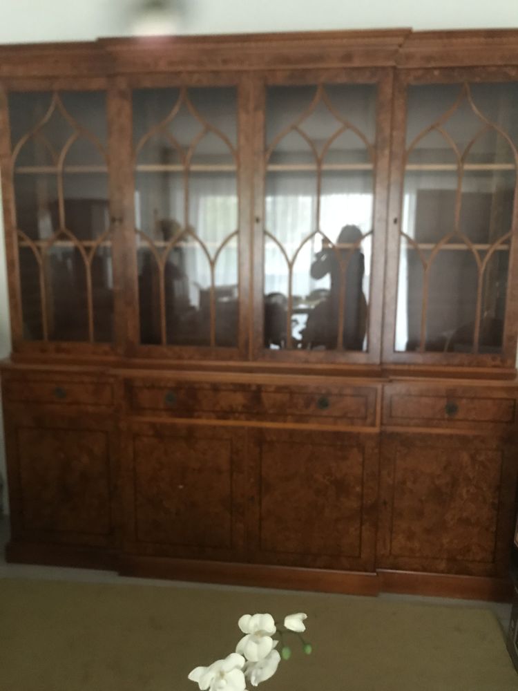 DON Biblioth�que vitr�e 2 corps loupe d'if 0 Paris 15 (75)