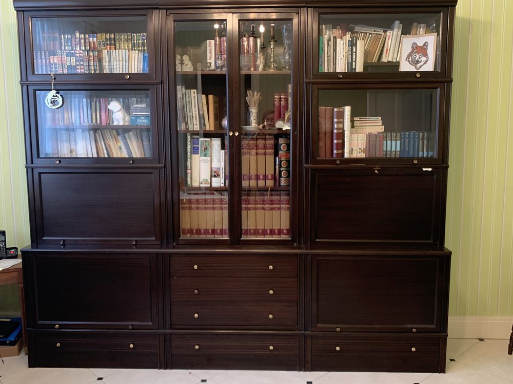 Biblioth�que / vitrine 300 Saint-Venant (62)