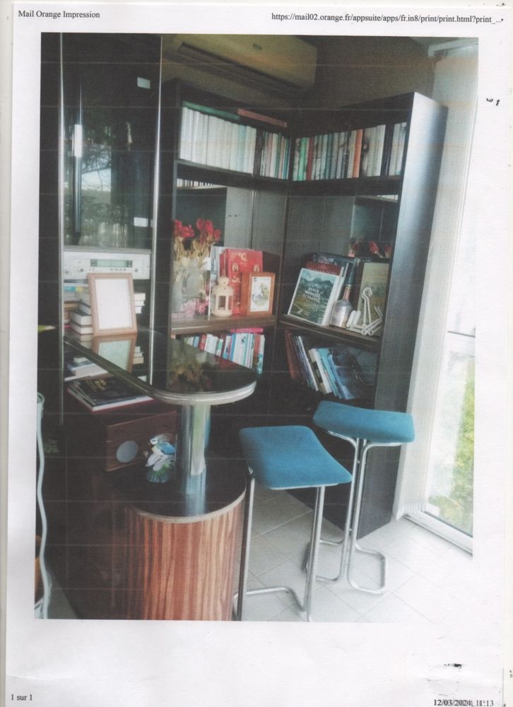 bar et biblioth�ques + 2 tabourets 300 � � d�battre 300 Louerre (49)