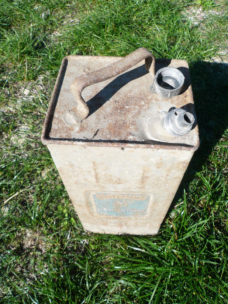 Bidon ancien oriflamme 15 Boisset-et-Gaujac (30)