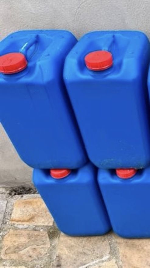 Bidon jerrican 5 Rosny-sous-Bois (93)
