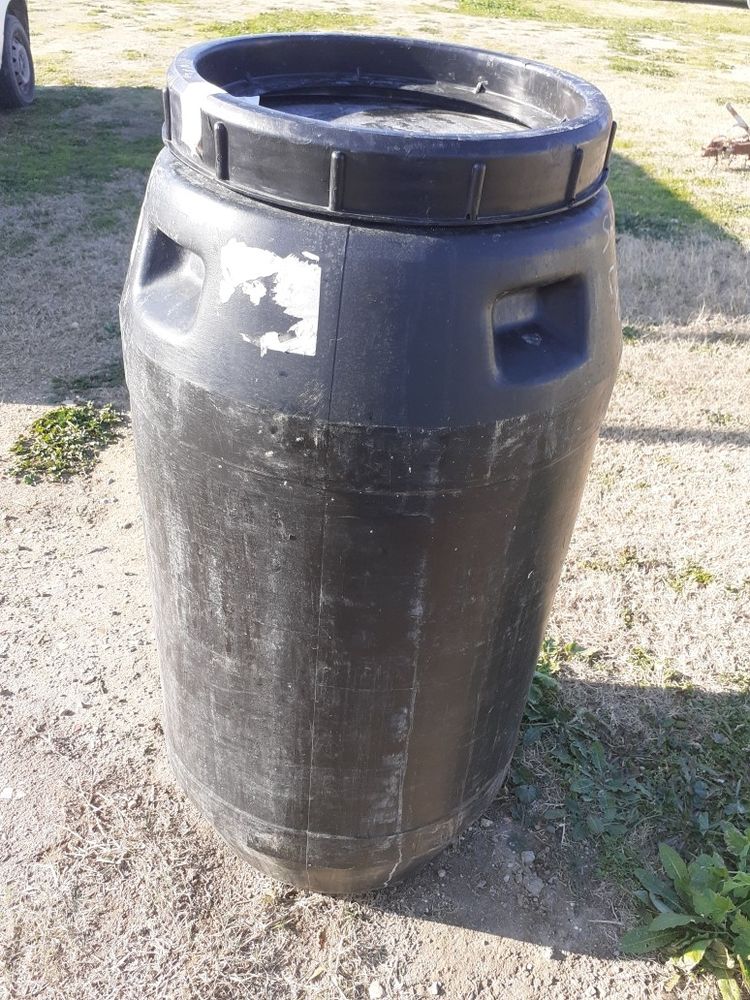 bidons de 260 litres 10 M�ze (34)