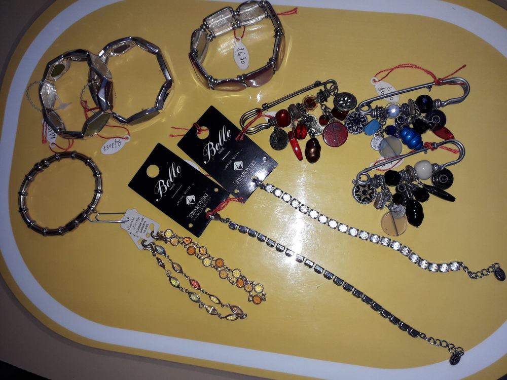 bijoux fantaisies Lot N� 6 88 B�grolles-en-Mauges (49)