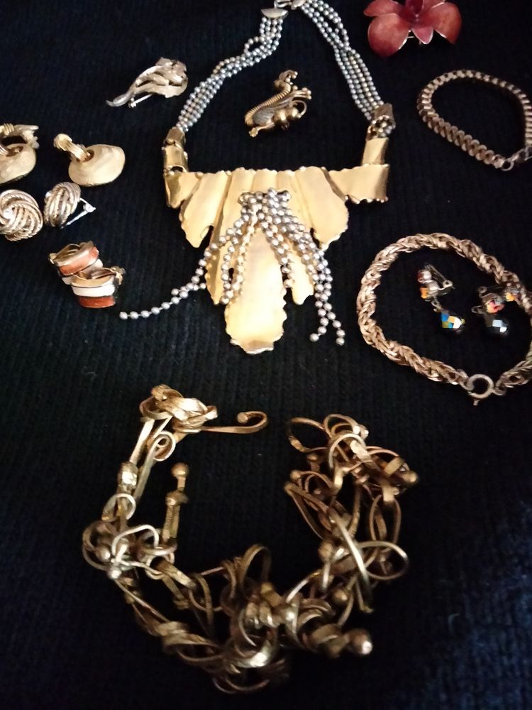 LOT DE 40 BIJOUX VINTAGE ET ANCIENS 75 Belgique