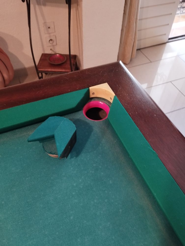 BILLARD AMERICAIN 0 Jonqui�res (84)