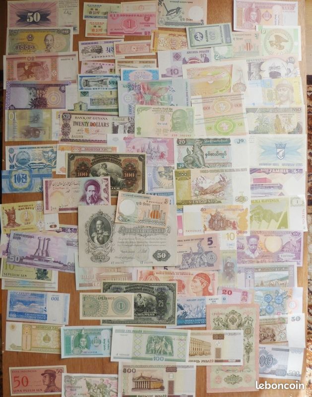lot de 300 billets banque du monde 495 Raismes (59)