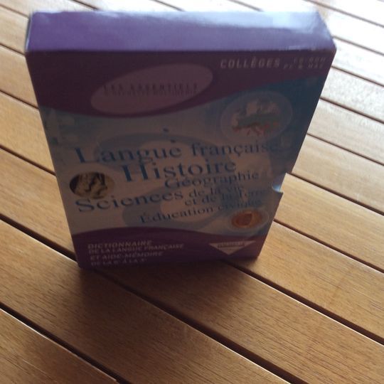 2 CD ROM
BIPACK ESSENTIELS COLLEGES 
8 M�rignac (33)