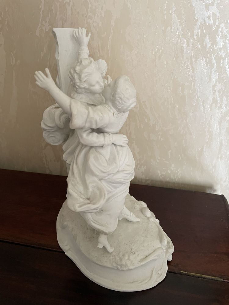 Biscuit de S�vres: le baiser 600 Nantes (44)