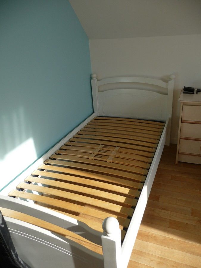 Lit 90 x 190 blanc marque SAUTHON & sommier lattes r�glables 490 Celles-sur-Belle (79)