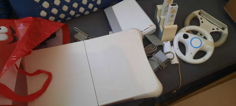 Wii blanche avec accessoires 50 Ajaccio (20)