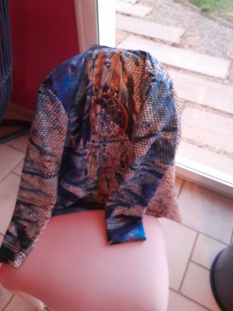 Blazer bariol� bleu avec accroche coeur style hyppie 10 Saint-Georges-de-Reneins (69)