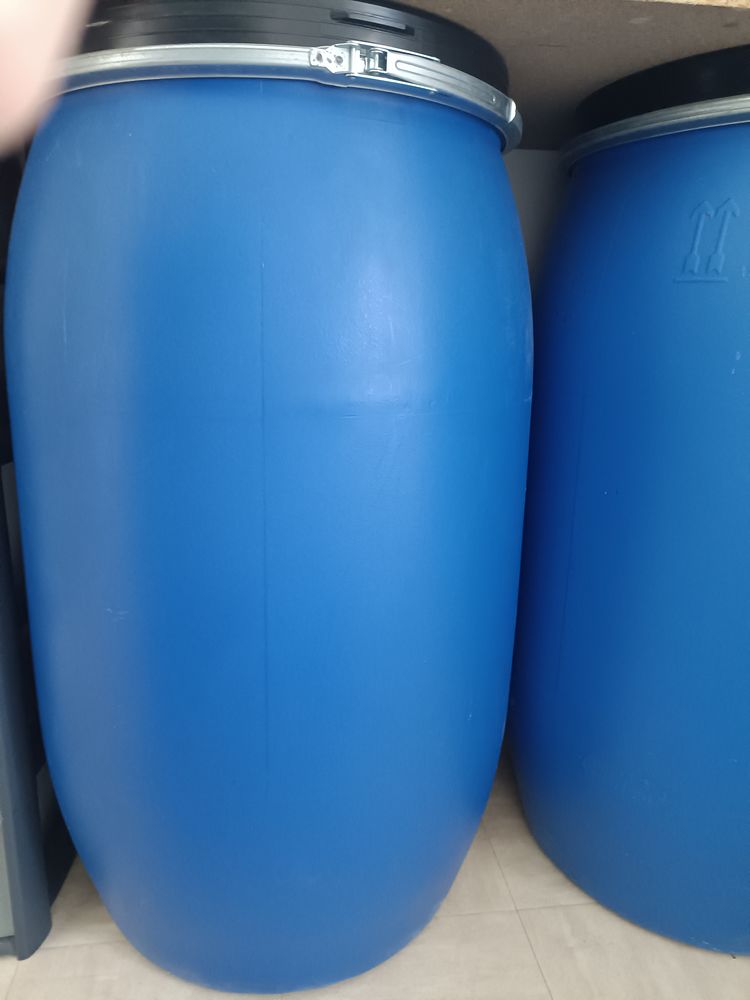 Fut bleu de r�cup�ration d'eau 120 litres et 30 litres 60 Bourges (18)