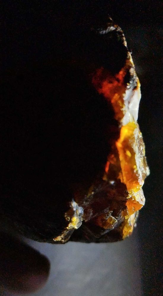 bloc d'ambre de Sumatra Indon�sie 140 g 129 Antony (92)