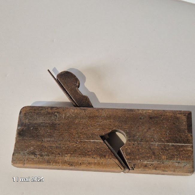 Bloc de bois des ann�es 1900, rabot de menuisier vintage, ou 5 Saumur (49)