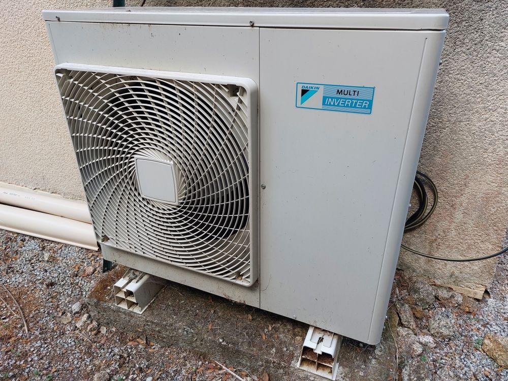 Bloc climatisation ext reversible 4 sortie
550 Sart�ne (20)