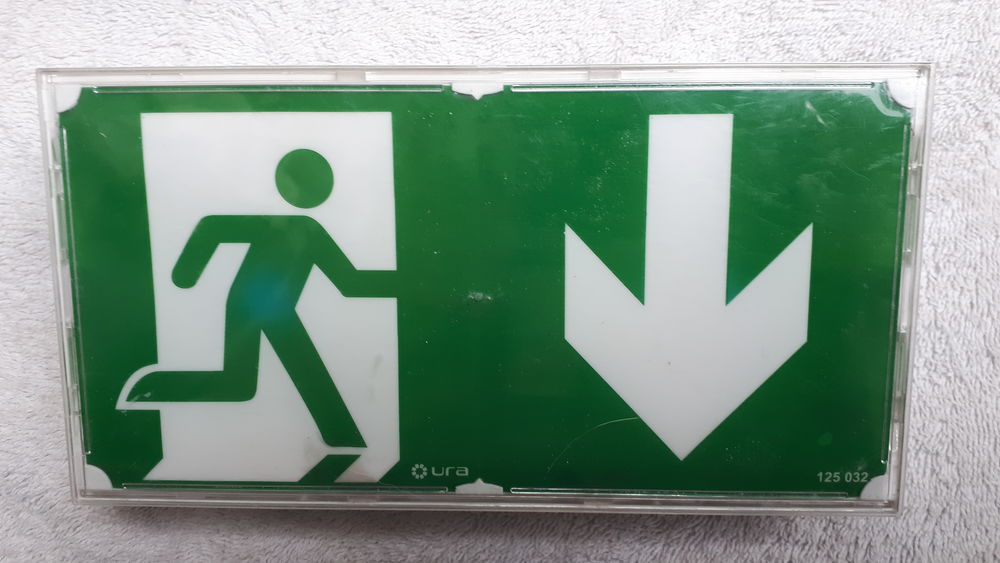 Bloc �clairage s�curit� secteur / batterie 18 Montigny-Lencoup (77)