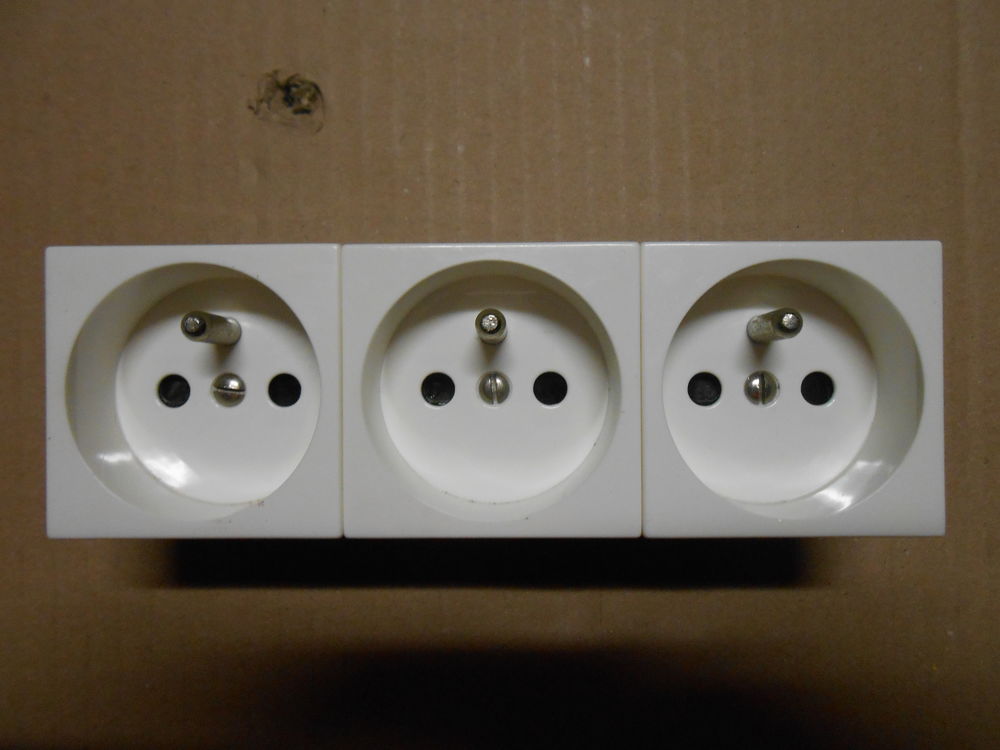 BLOC PRISES LEGRAND  74 181 (121)
10 Vend�me (41)