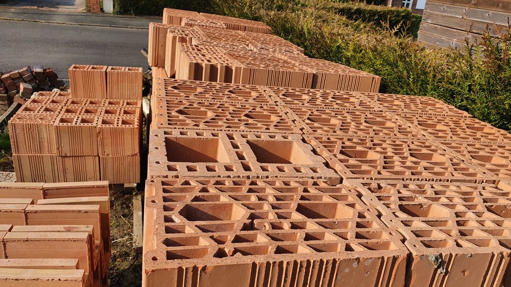 299 blocs genre Porotherm terre cuite Ploegsteert 30x30x25 440 Villeneuve-d'Ascq (59)