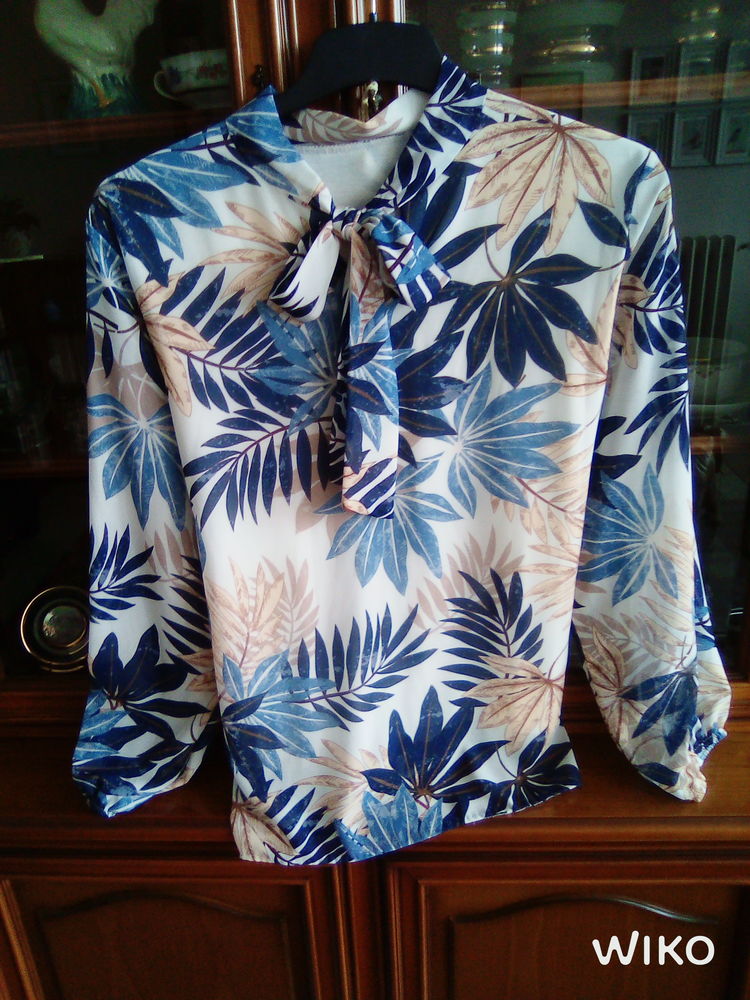 blouse neuve col lavallière taille 42 20 Brétigny-sur-Orge (91)