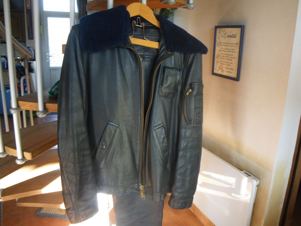 Blouson Aviateur Cuir Bleu Fonc� + Pantalon 0 Savigny-en-V�ron (37)