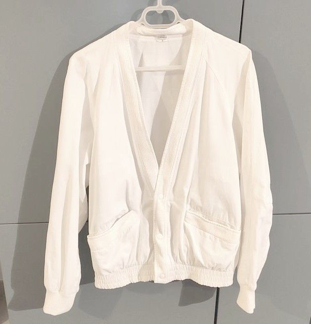 Blouson d'�t� blanc en coton., taille 3 / L
15 Albi (81)