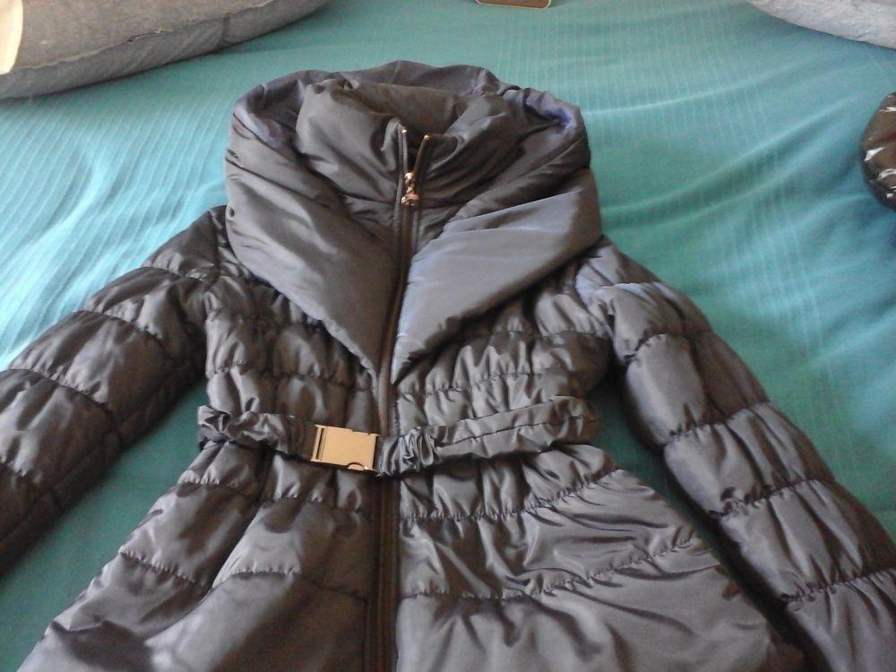 Blouson bleu marine. Jamais port�. 10 Menton (06)