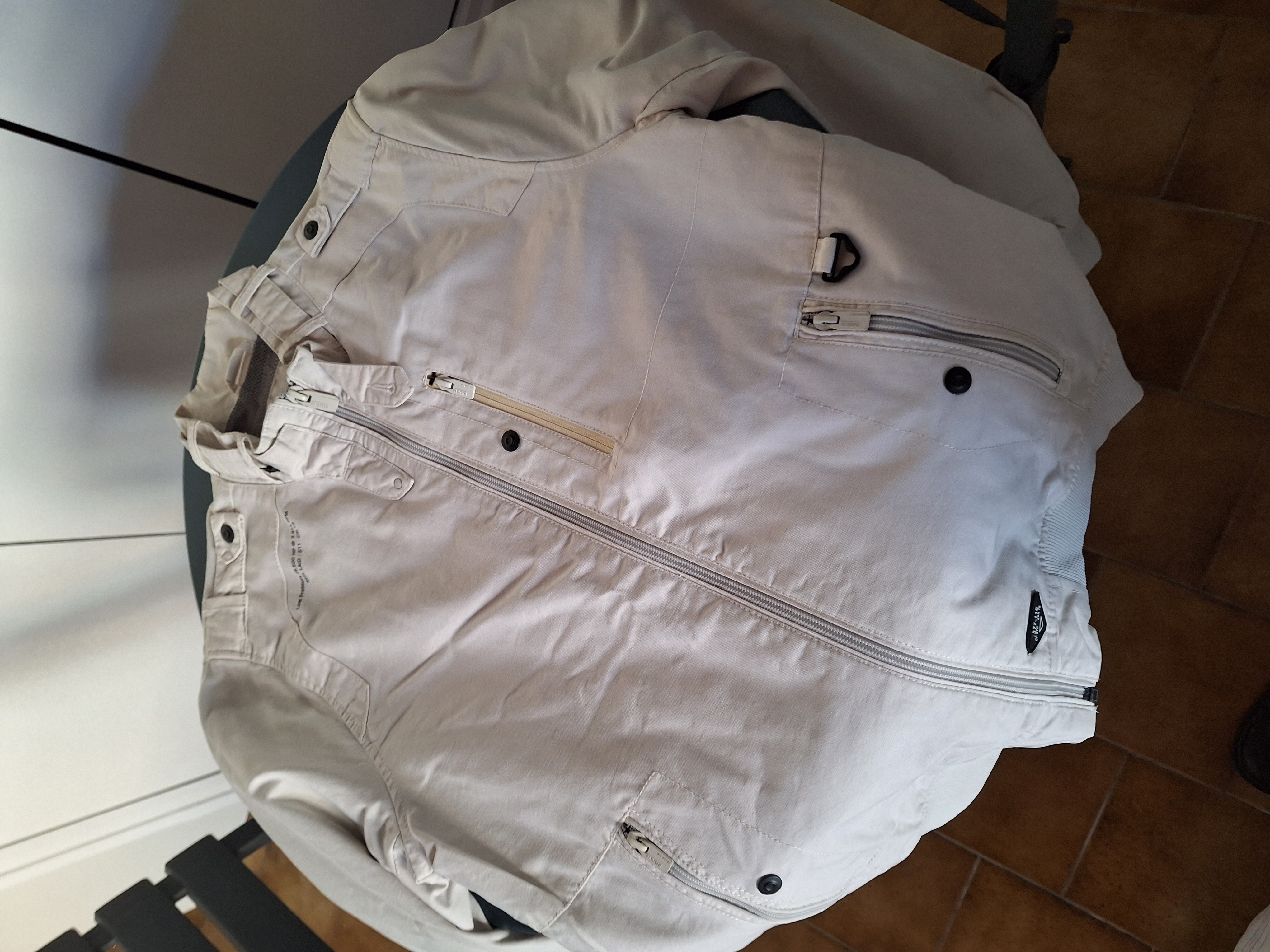 Blouson celio beige taille L 3 Cannes La Bocca (06)