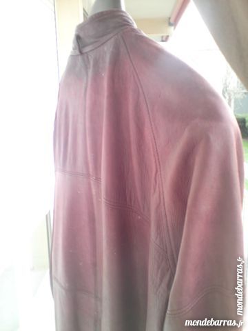 BLOUSON CUIR BORDEAUX TAILLE XL 15 Le Creusot (71)