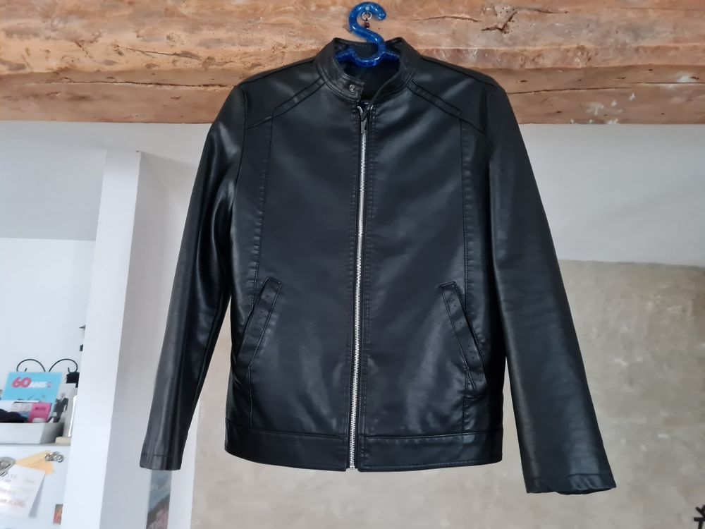 Blouson cuir noir 25 Isigny-sur-Mer (14)