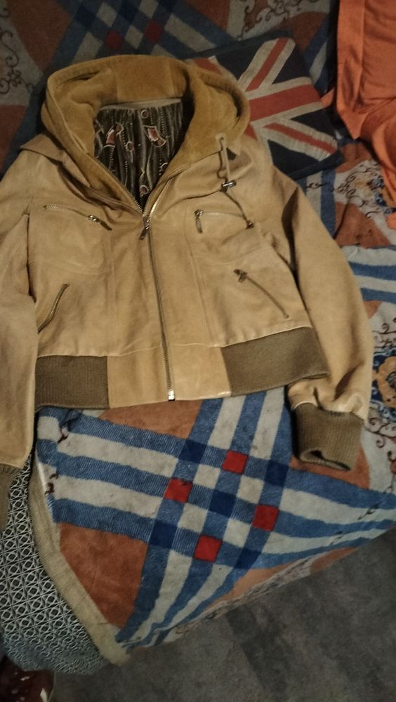 Blouson cuir v�ritable a capuche femme de Vito taille M exce 57 Cachan (94)