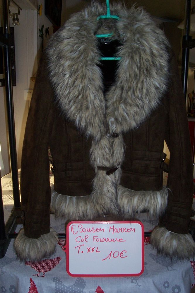  Blouson  col fourrure
T 10 Le Castellet (83)