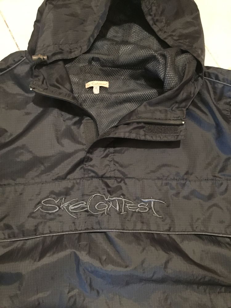 BLOUSON IMPERMEABLE Style K WAY
Taille 14 ANS 10 Saint-Genis-Laval (69)