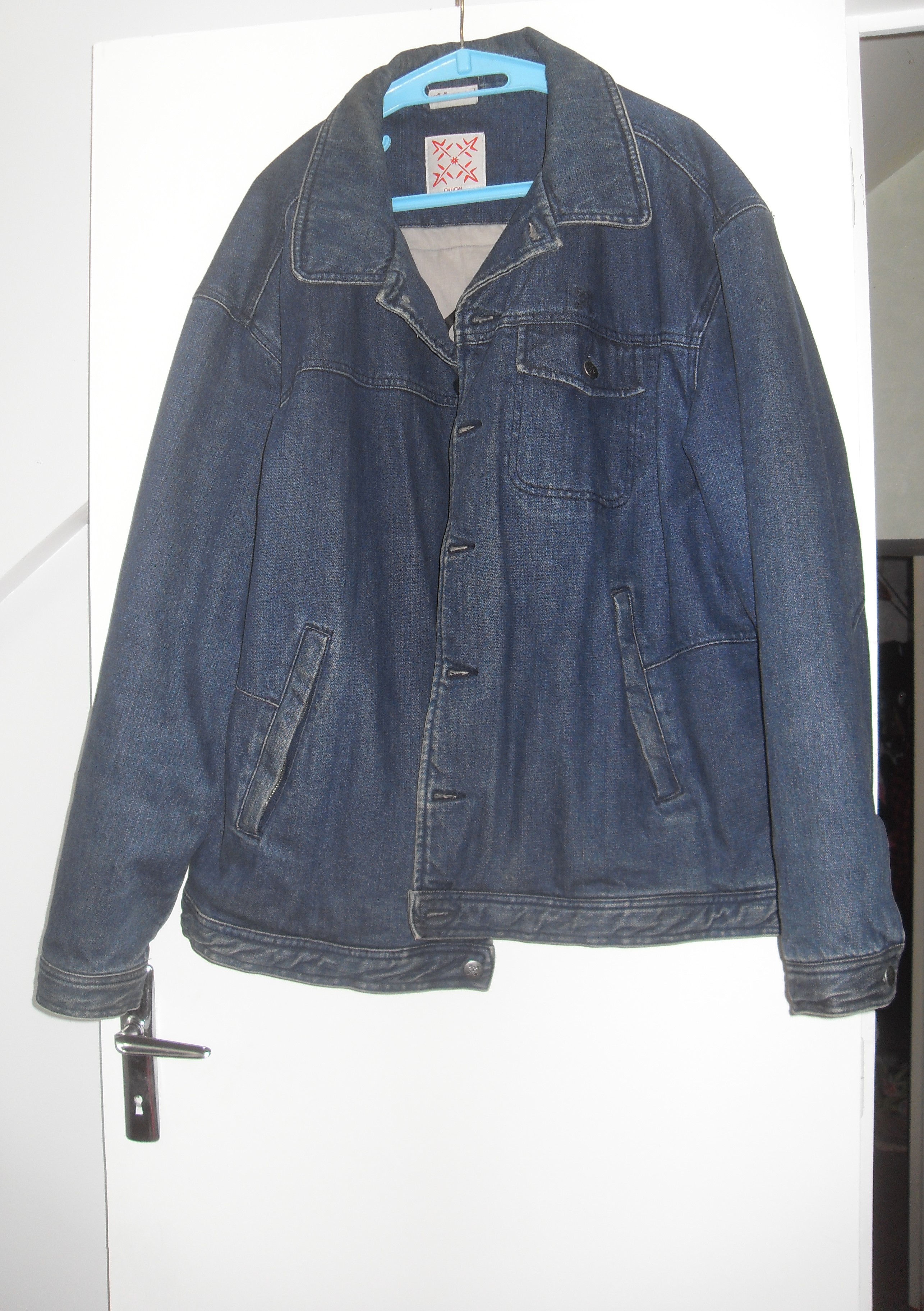 Blouson en jean de la marque OXBOW taille XL
Couleur bleu 50 Vigneux-de-Bretagne (44)